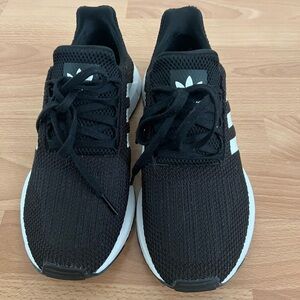 Women’s adidas swift run